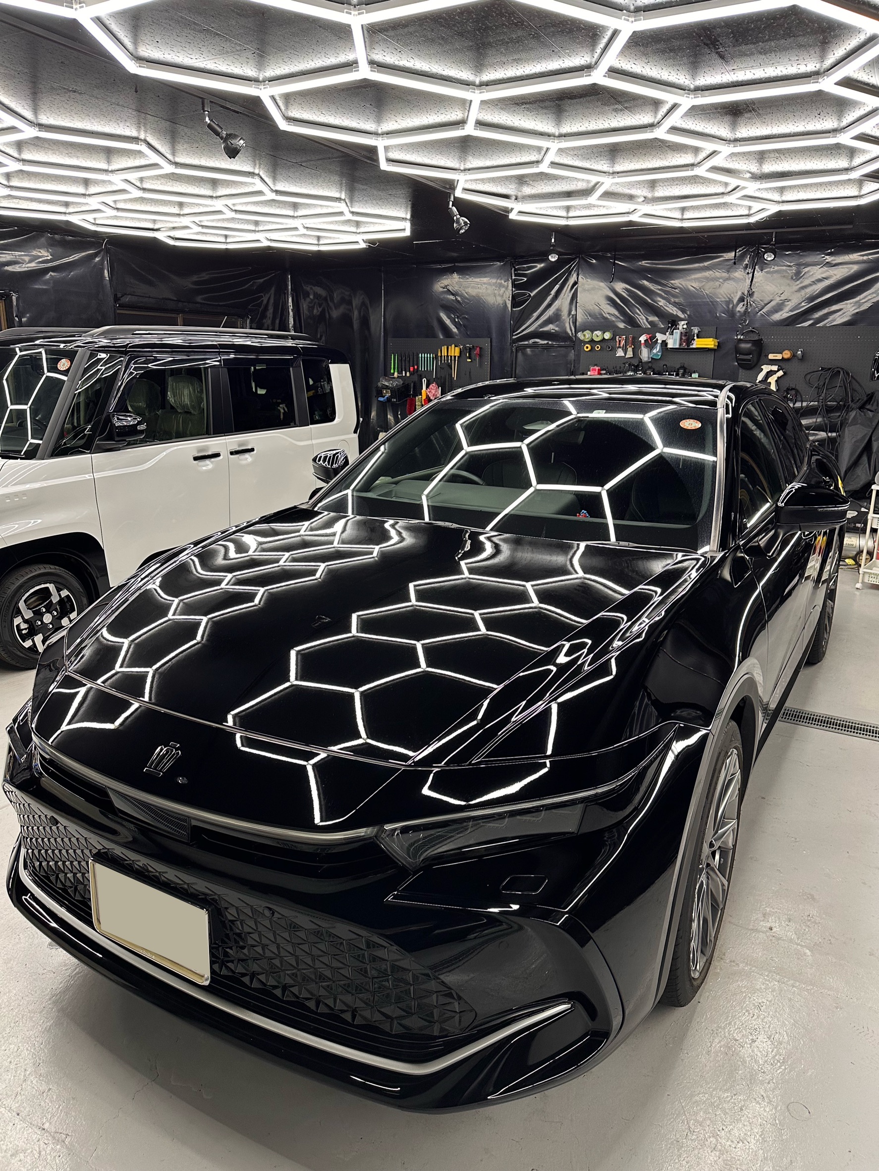 クラウンクロスオーバーに研磨＋グラフェンボディコーティング施工【岡山県倉敷市】ONE9